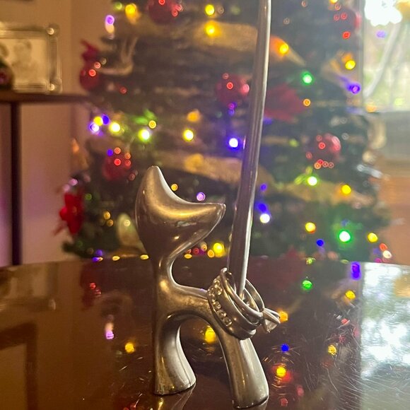 Silvertone Cat Ring Stand - Picture 2 of 5
